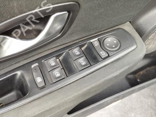Used Left front window switch Left front window switch RENAULT MEGANE III Hatchback (BZ0/1_, B3_) 1.5 dCi (BZ0C) (90 hp) 33611871 33611871