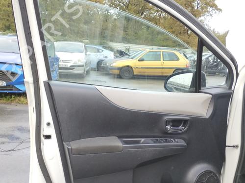 Left front door TOYOTA YARIS (_P13_) 1.3 (NSP130_, NSP130) | BP29890816C2