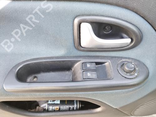 Used Left front window switch Left front window switch RENAULT CLIO II (BB_, CB_) [1998-2016] 32773194 32773194