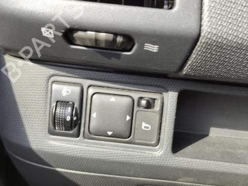 Used Mirror switch NISSAN MICRA III (K12) 1.2 16V (80 hp) 27068822