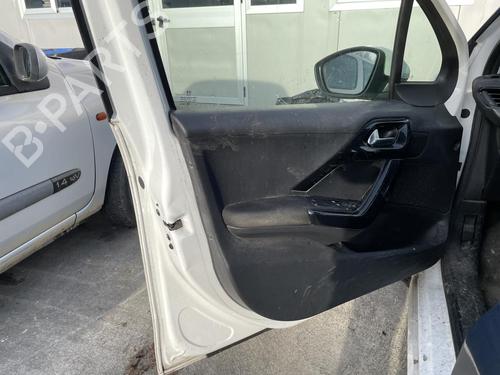 Used Front left lock PEUGEOT 208 I (CA_, CC_) 1.6 HDi / BlueHDi 75 (75 hp) 28169364