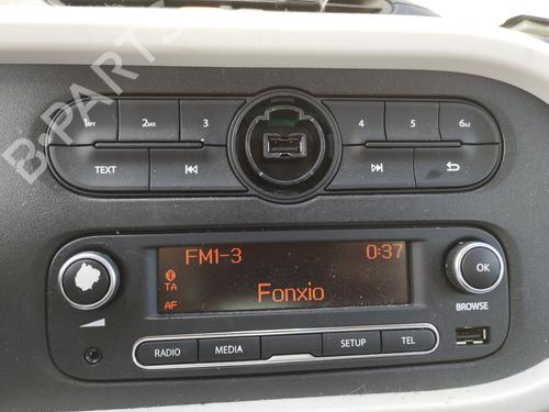 Used Radio RENAULT TWINGO III (BCM_, BCA_) 0.9 TCe 95 (92 hp) 27063489