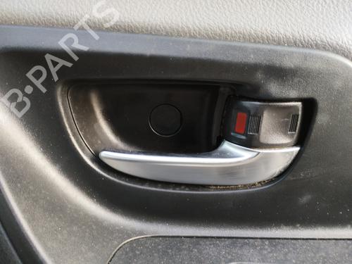 Used Front right interior door handle TOYOTA YARIS (_P13_) 1.0 (KSP130_, KSP130) (69 hp) 31216451