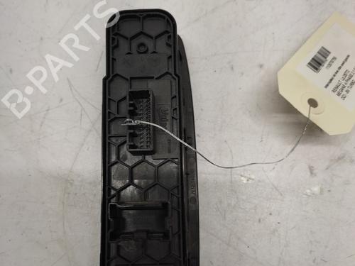 Used Left front window switch Left front window switch RENAULT MEGANE IV Hatchback (B9A/M/N_) 1.5 Blue dCi 115 (B9A6) (116 hp) 30444774 30444774