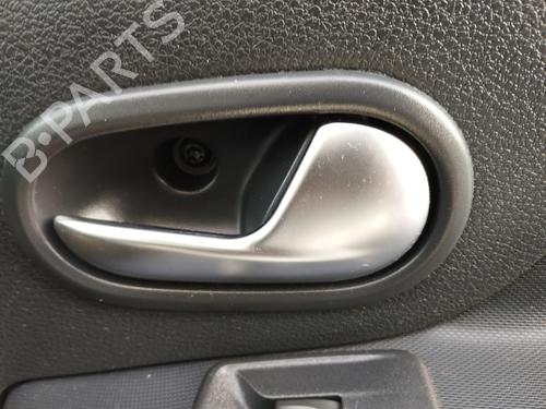 Maneta interior delantera derecha DACIA SANDERO II TCe 90 (B8M1, B8MA, B8AC) (90 hp) 31639484