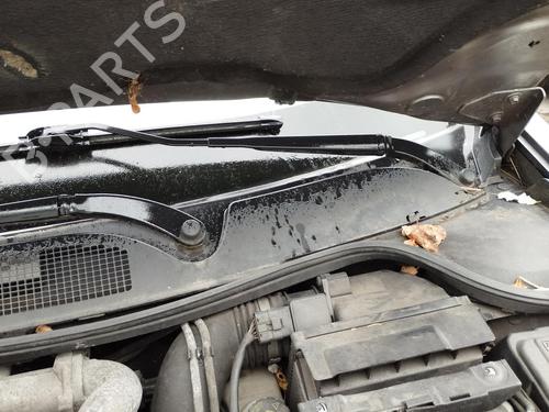 Used Front windshield wiper arm RENAULT MEGANE II Estate (KM0/1_) 1.9 dCi (KMRG, KM1G, KM0G, KM2C) (120 hp) 27068884
