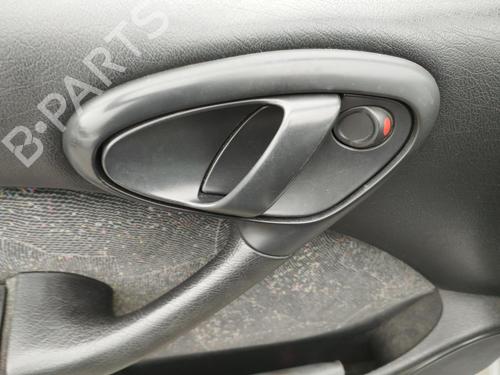 Venstre foran invendig håndtak CITROËN XSARA (N1) 1.9 TD (90 hp) 27084877