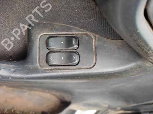 Interrupteur de vitre avant gauche OPEL CORSA C (X01) 1.3 CDTI (F08, F68) (70 hp) 27048419
