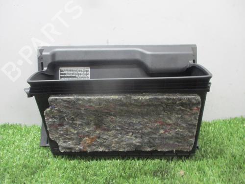 Used Glove box TOYOTA YARIS (_P9_) 1.4 D-4D (NLP90_, NLP90R) (90 hp) 27066120