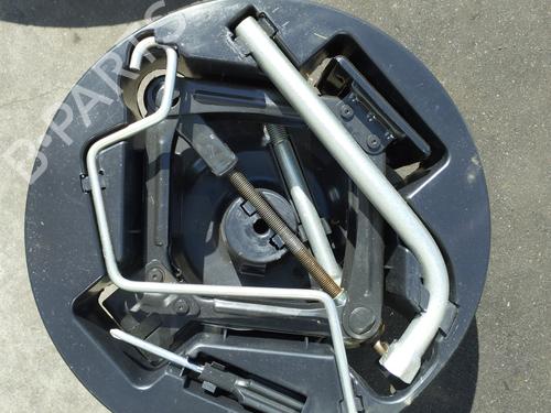 Used Jack Kit Jack Kit FIAT 500 (312_) 1.3 D Multijet (312AXB1A) (75 hp) 27049565 27049565
