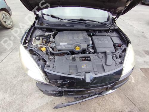 Used Front wiper motor RENAULT MEGANE III Hatchback (BZ0/1_, B3_) 1.9 dCi (BZ0N, BZ0J) (131 hp) 27089410