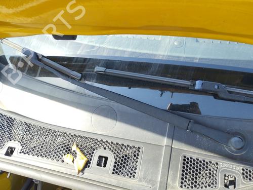 Used Front windshield wiper arm Front windshield wiper arm 36943392 36943392