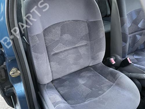 Siège avant droit RENAULT CLIO II (BB_, CB_) 1.4 16V (B/CB0P, BB13) (98 hp) 27086678