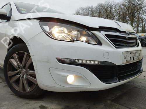 Used Right front fog light Right front fog light PEUGEOT 308 II (LB_, LP_, LW_, LH_, L3_) 1.6 HDi 100 (99 hp) 31950677 31950677