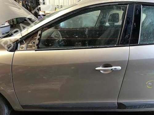 Used Front left exterior door handle RENAULT MEGANE III Hatchback (BZ0/1_, B3_) 1.5 dCi (BZ09, BZ0D, BZ1W, BZ29, BZ14) (110 hp) 27087180