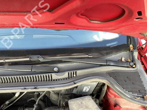 Used Front windshield wiper arm SEAT IBIZA IV (6J5, 6P1) 1.2 (60 hp) 27062576