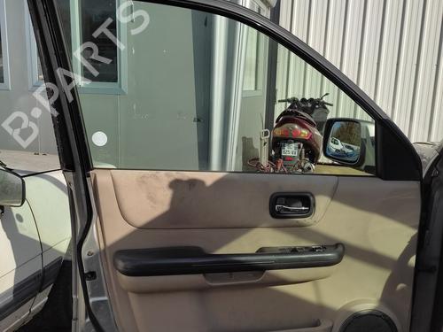 Used Front left lock NISSAN X-TRAIL I (T30) 2.2 Di 4x4 (114 hp) 27073371