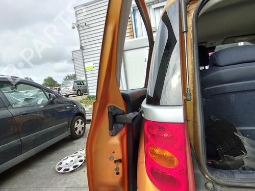 Left front door PEUGEOT 1007 (KM_) 1.4 HDi | BP28277301C2