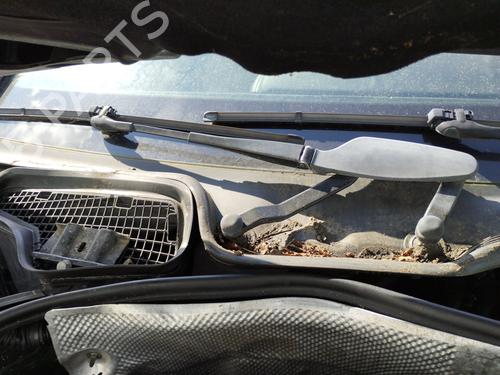 Used Front windshield wiper arm MERCEDES-BENZ S-CLASS (W221, V221) S 320 CDI (221.022, 221.122) (235 hp) 27043164