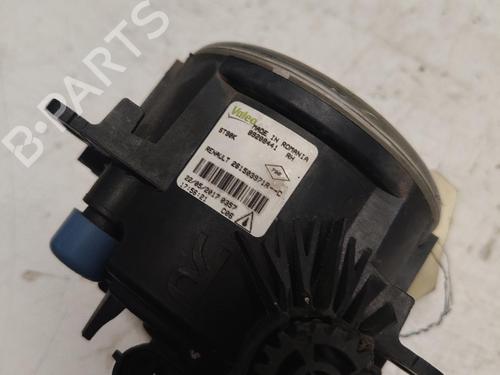 right-front-fog-light-renault-kadjar-ha_-hl_-2015-39384406 main image