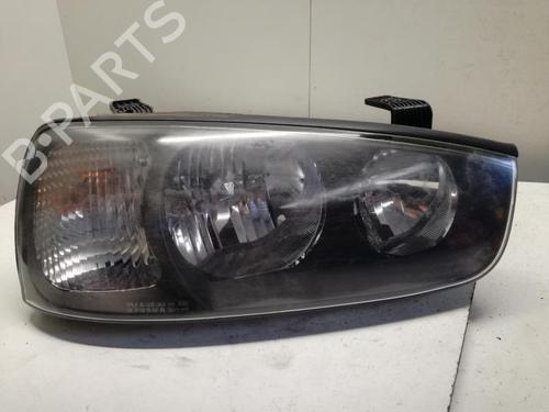 Used Right headlight HYUNDAI ELANTRA III (XD) 2.0 CRDi (113 hp) 27086109