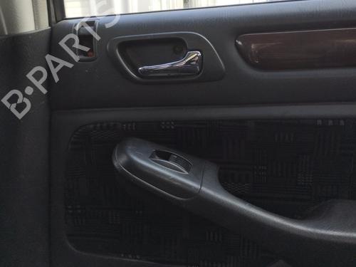 Poignée intérieure arrière droite HONDA ACCORD II Hatchback (AC, AD) 1.6 EX (AC) (88 hp) 27082743