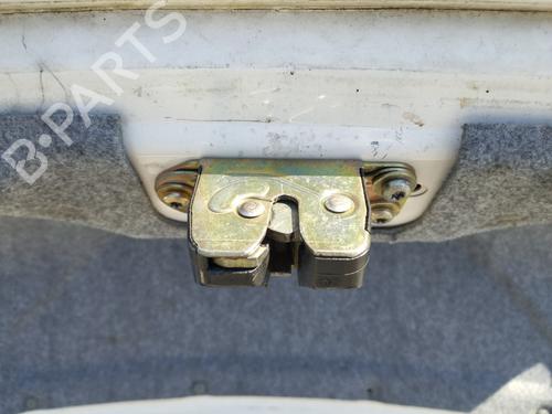 Używane Zamek klapy tylnej / bagażnika Zamek klapy tylnej / bagażnika VOLVO S40 I (644) [1995-2004] 37474636 37474636