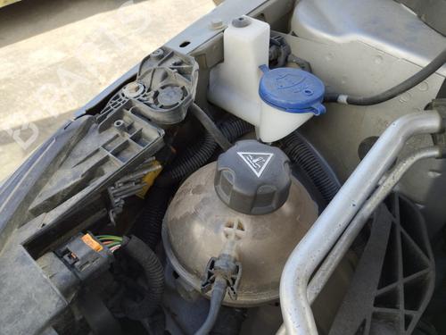 Used Windscreen washer tank Windscreen washer tank PEUGEOT 308 II (LB_, LP_, LW_, LH_, L3_) 1.2 THP 130 (131 hp) 33858137 33858137