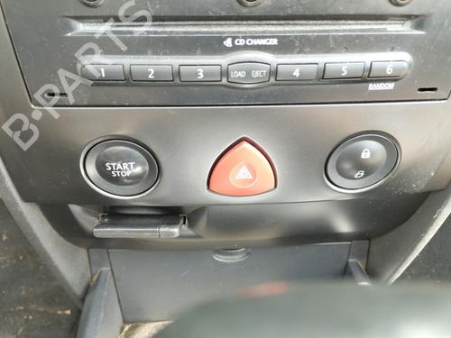 warning-switch-renault-megane-ii-coupe-cabriolet-em01_-2003-2004-2005-2006-2007-2008-2009-2010-34045158 main image