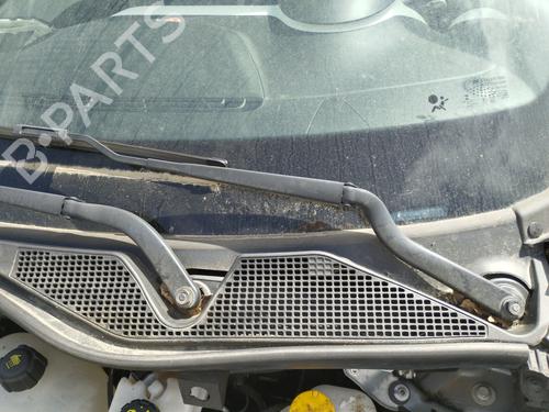 Used Front windshield wiper arm RENAULT TWINGO III (BCM_, BCA_) 0.9 TCe 95 (92 hp) 27063513