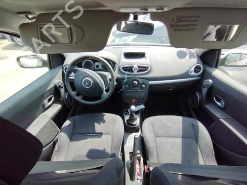Instrumentbræt RENAULT CLIO III (BR0/1, CR0/1) 1.5 dCi (BR17, CR17) (86 hp) 27069311