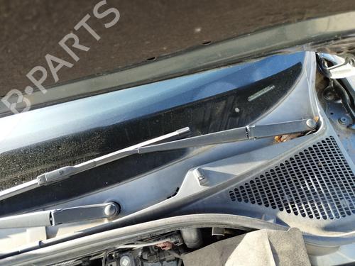 Used Front windshield wiper arm SKODA OCTAVIA III Combi (5E5, 5E6) 2.0 TDI (150 hp) 30174855