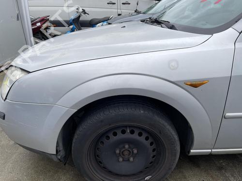 Used Left front fenders FORD MONDEO III Saloon (B4Y) 1.8 16V (110 hp) 27081534