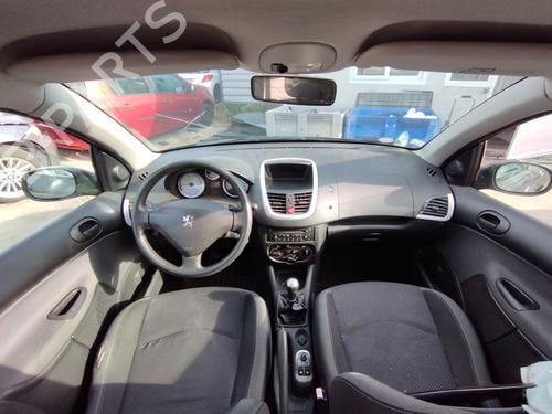 Used Dashboard PEUGEOT 206+ (2L_, 2M_) 1.4 i (73 hp) 28600522