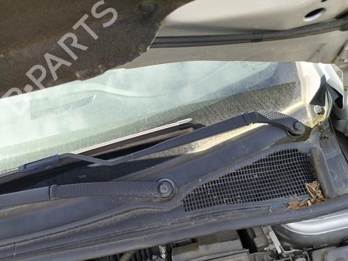 front-windshield-wiper-arm-renault-clio-iv-bh_-2012-2013-2014-2015-2016-2017-2018-2019-2020-2021-38939718 main image