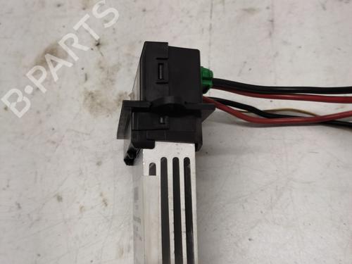 Used Heater resistor Heater resistor RENAULT SCÉNIC II (JM0/1_) 1.6 (JM0C, JM0J, JM1B) (113 hp) 33701081 33701081