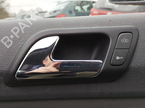 Used Front left interior door handle VW POLO (9N_, 9A_) 1.2 12V (64 hp) 27049386