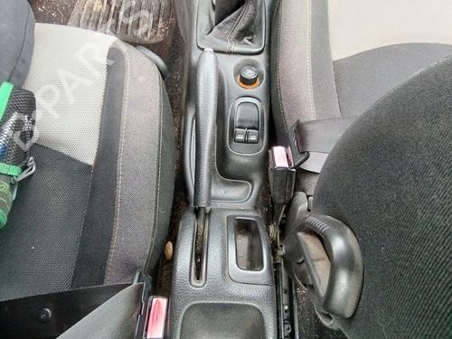 Middenconsole PEUGEOT 206 Hatchback (2A/C) 1.4 HDi eco 70 (68 hp) 33037853