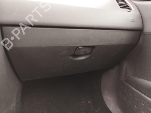 Used Glove box RENAULT MEGANE II Estate (KM0/1_) 1.5 dCi (KM16, KM1E) (106 hp) 27072155