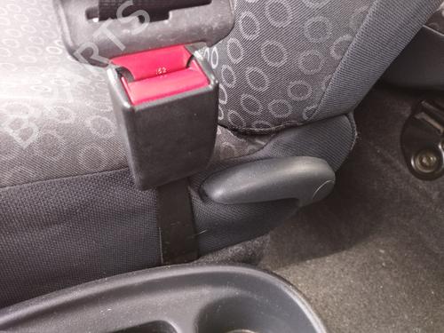 seat-buckle-toyota-yaris-_p1_-1999-2000-2001-2002-2003-2004-2005-32133158 main image