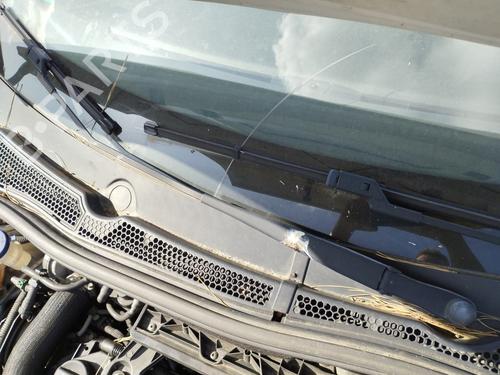Used Front windshield wiper arm PEUGEOT 208 I (CA_, CC_) 1.4 HDi (68 hp) 27802158