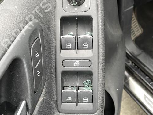 Used Left front window switch VW GOLF VI (5K1) 1.6 TDI (105 hp) 27062282