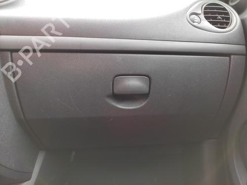 Used Glove box RENAULT CLIO III (BR0/1, CR0/1) 1.5 dCi (BR17, CR17) (86 hp) 27051850