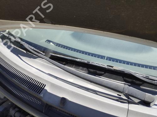 Used Front windshield wiper arm TOYOTA YARIS (_P9_) 1.3 VVT-i (SCP90_, SCP90R) (87 hp) 27362679