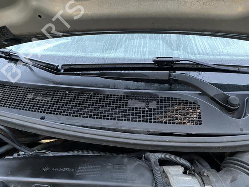 Used Front windshield wiper arm RENAULT MEGANE II (BM0/1_, CM0/1_) 1.6 16V (112 hp) 27057585