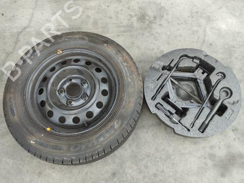 Used Jack Kit HYUNDAI i30 Estate (FD) 1.6 CRDi (90 hp) 28124944