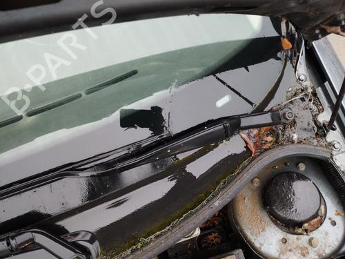 Used Front windshield wiper arm PEUGEOT 206 Hatchback (2A/C) 1.4 i (75 hp) 30752929