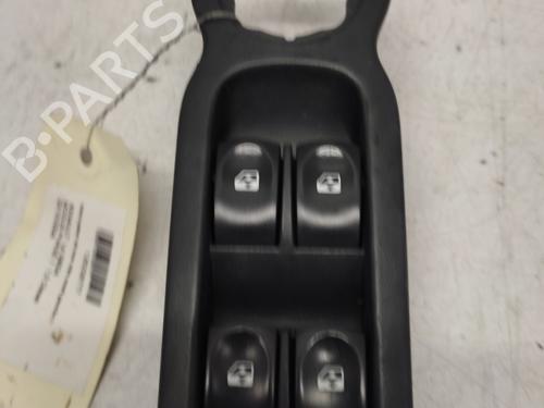 Comutador vidro frente esquerdo Comutador vidro frente esquerdo RENAULT MODUS / GRAND MODUS (F/JP0_) 1.5 dCi (FP0D, JP0D) (82 hp) 36679766 36679766