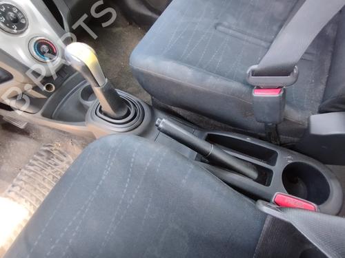 Used Middle console TOYOTA YARIS (_P9_) 1.3 VVT-i (SCP90_, SCP90R) (87 hp) 27366936