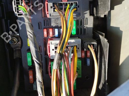 Used Fuse box Fuse box 37675411 37675411